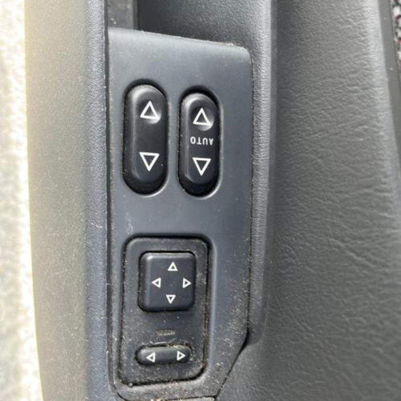 Interrupteur de leve vitre avant gauche PEUGEOT 306 Photo n°10