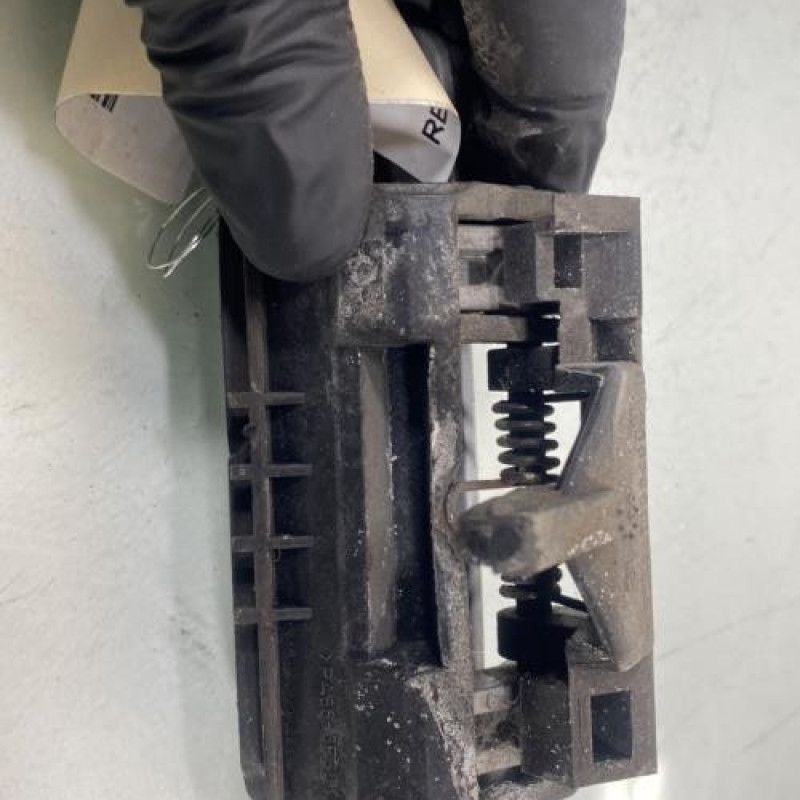 Poignee porte arriere gauche PEUGEOT 306 Photo n°2