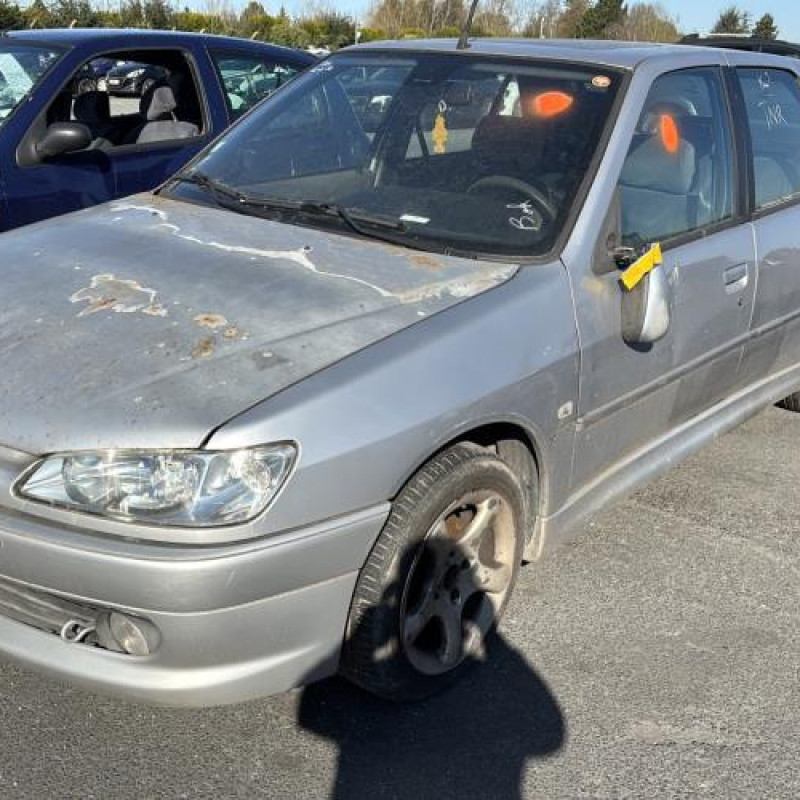 Poignee porte arriere gauche PEUGEOT 306 Photo n°4