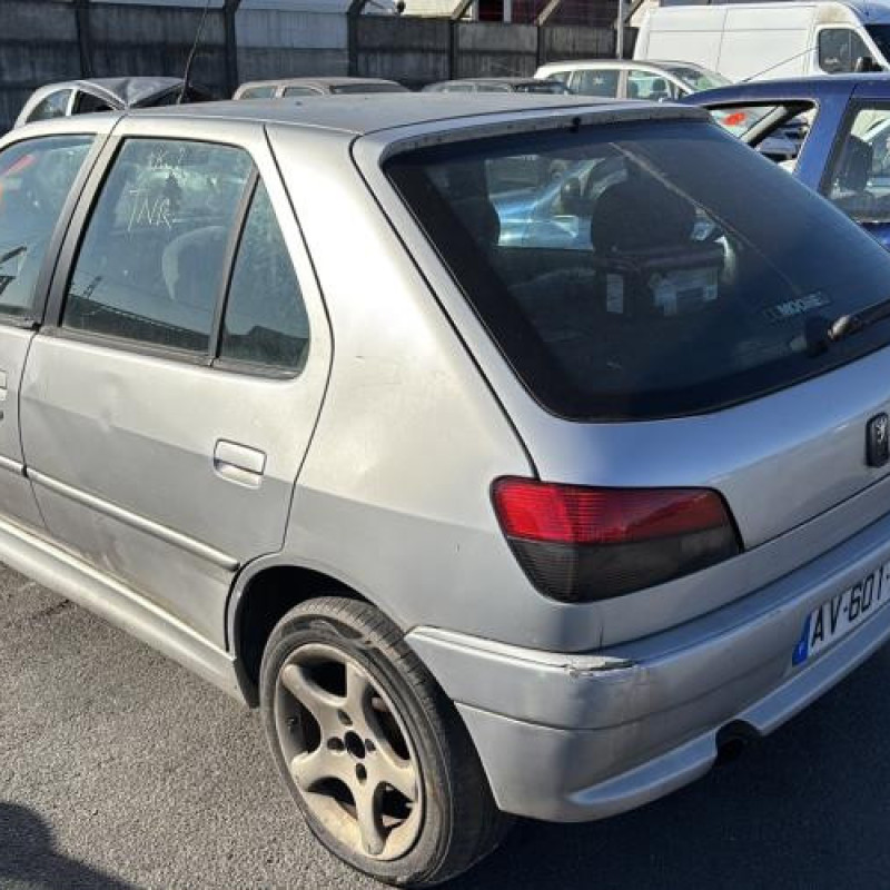 Poignee porte arriere gauche PEUGEOT 306 Photo n°7