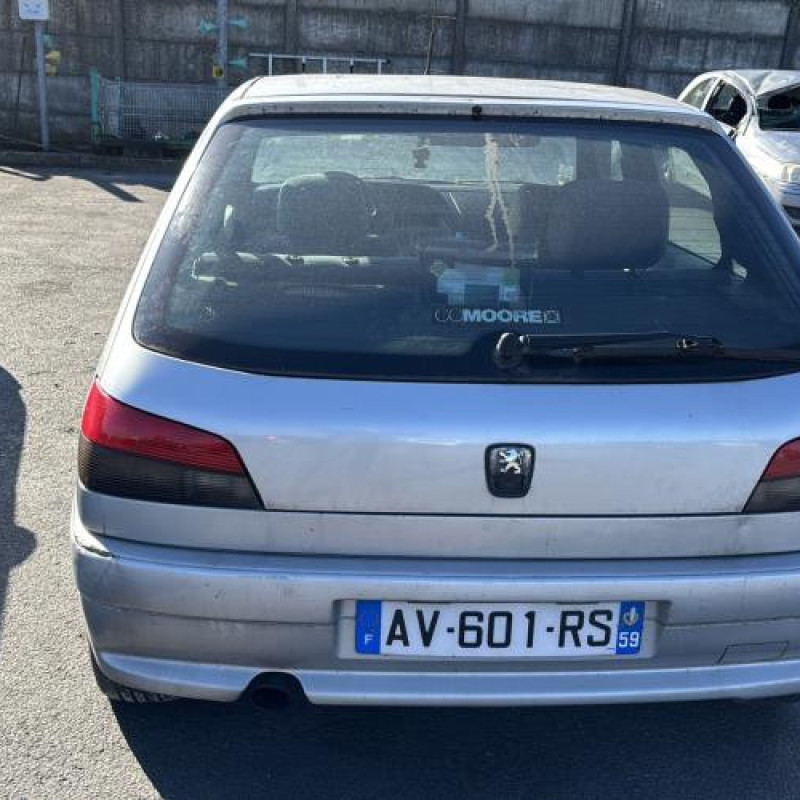 Poignee porte arriere gauche PEUGEOT 306 Photo n°8