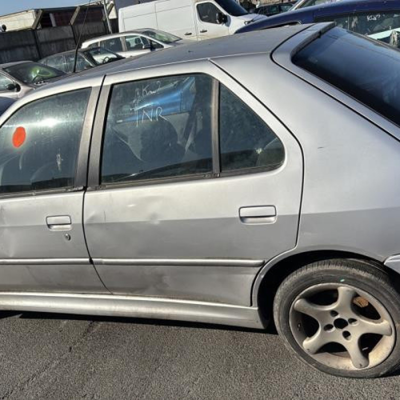 Poignee porte arriere gauche PEUGEOT 306 Photo n°9