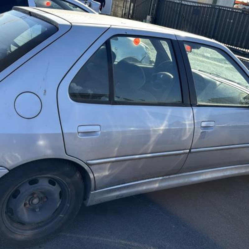 Poignee porte arriere gauche PEUGEOT 306 Photo n°10