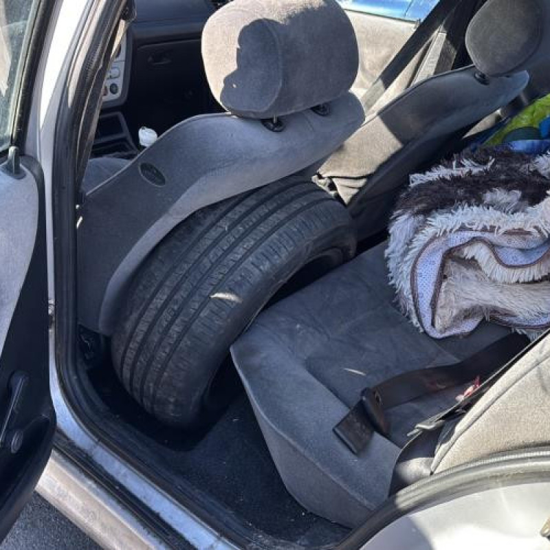 Poignee porte arriere gauche PEUGEOT 306 Photo n°13