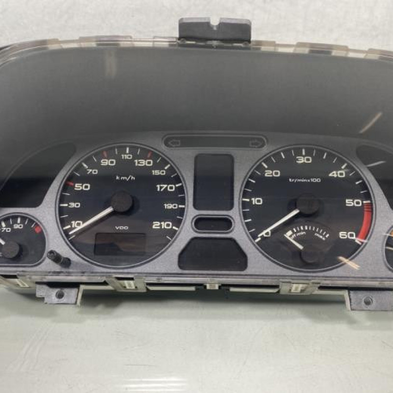Compteur PEUGEOT 306 Photo n°1