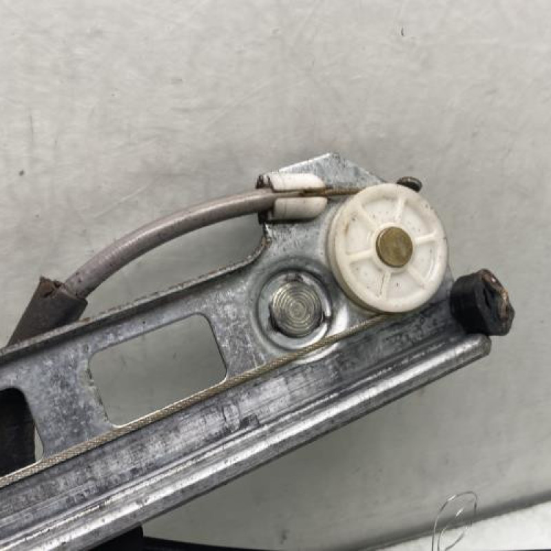 Leve vitre mecanique arriere gauche PEUGEOT 306 Photo n°7