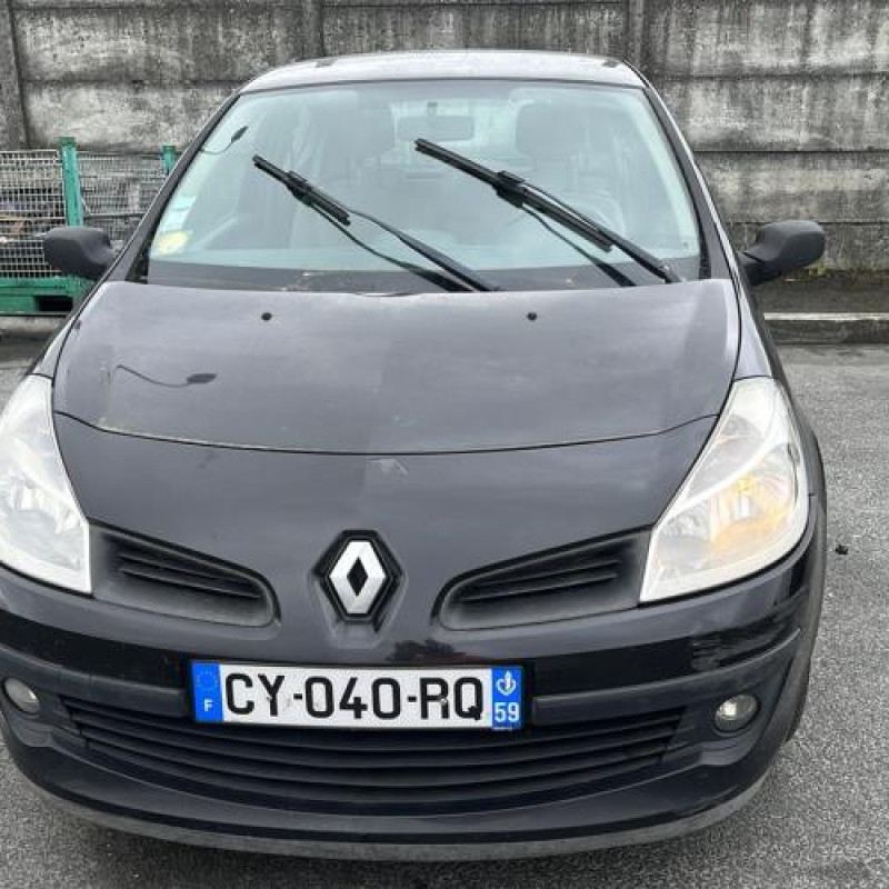 Aile avant gauche RENAULT CLIO 3 Photo n°9
