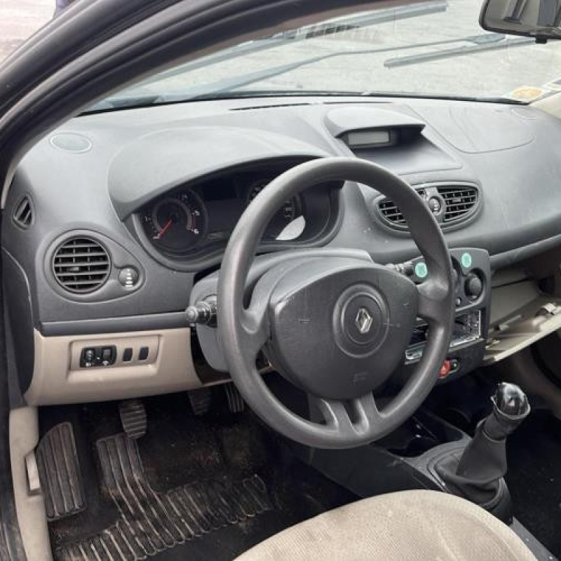 Aile avant gauche RENAULT CLIO 3 Photo n°11