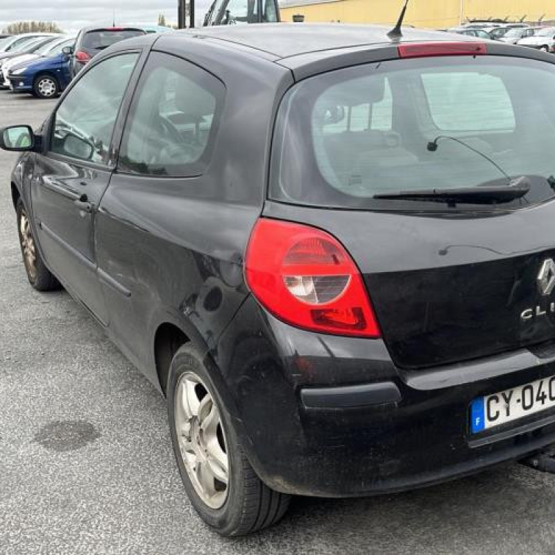 Aile avant gauche RENAULT CLIO 3 Photo n°12