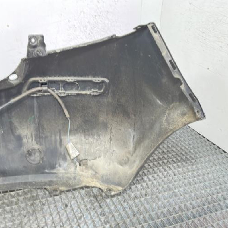 Pare choc arriere RENAULT CLIO 3 Photo n°4