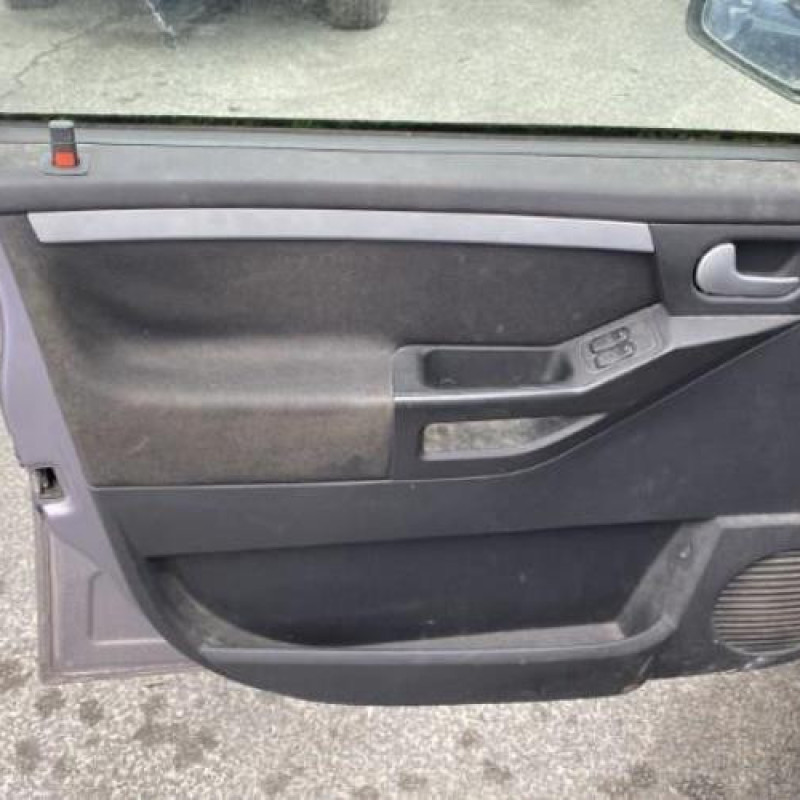 Custode arriere droit OPEL MERIVA A Photo n°8
