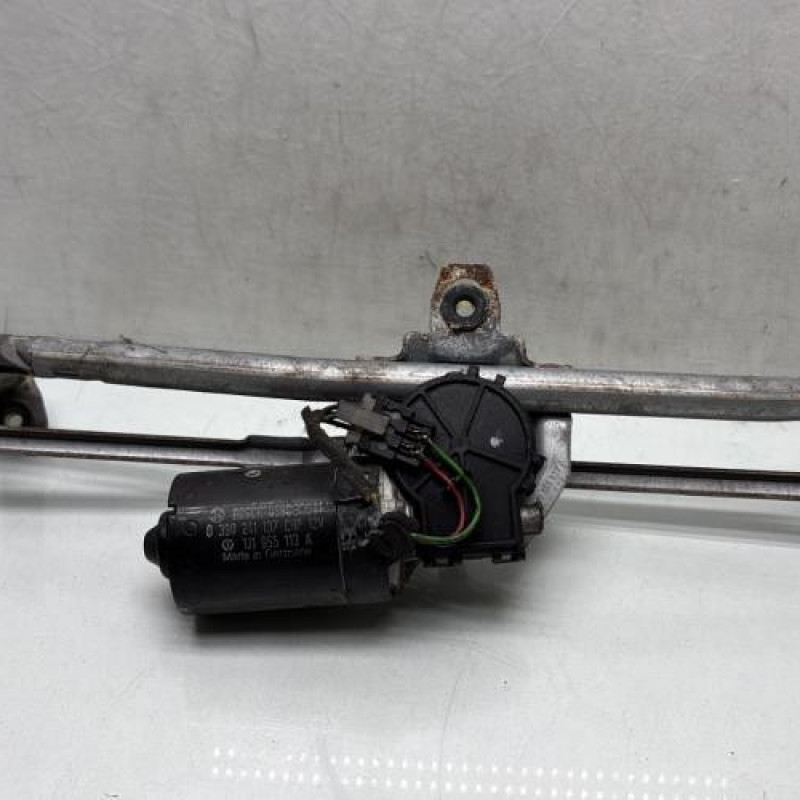 Moteur essuie glace avant VOLKSWAGEN GOLF 4 Photo n°4
