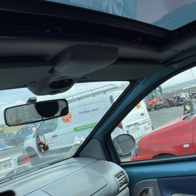 Poignee interieur avant droit RENAULT TWINGO 1 Photo n°17