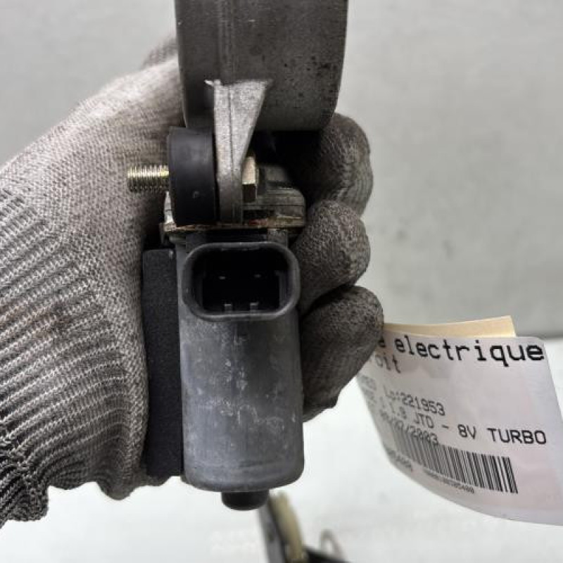Leve vitre electrique avant droit ALFA ROMEO 147 Photo n°6