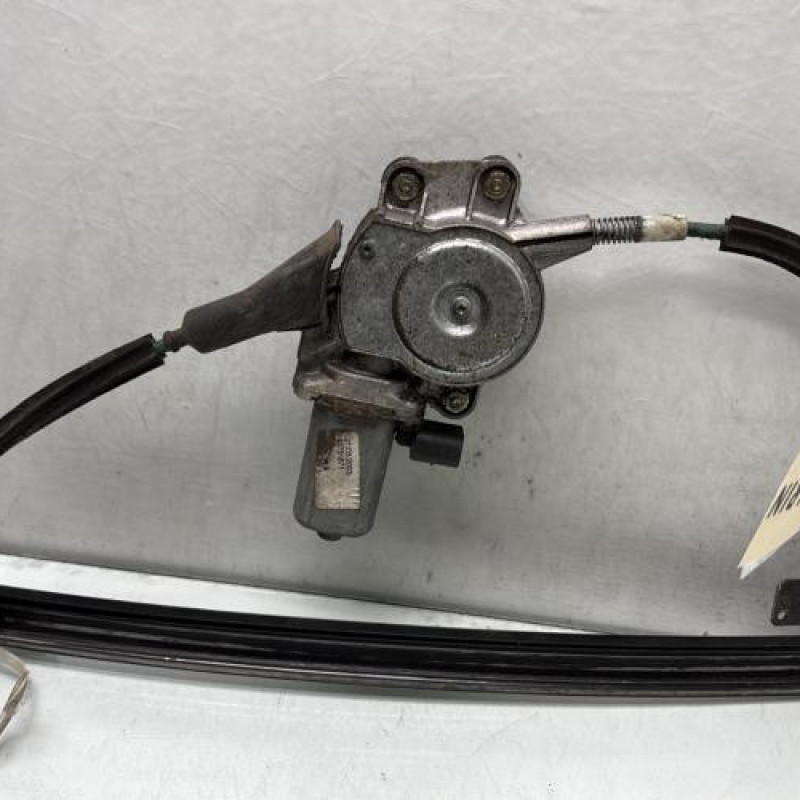 Leve vitre electrique avant gauche ALFA ROMEO 147 Photo n°1