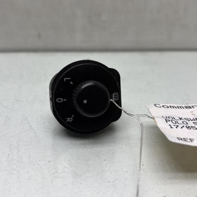 Commande retroviseurs VOLKSWAGEN POLO 5 Photo n°1