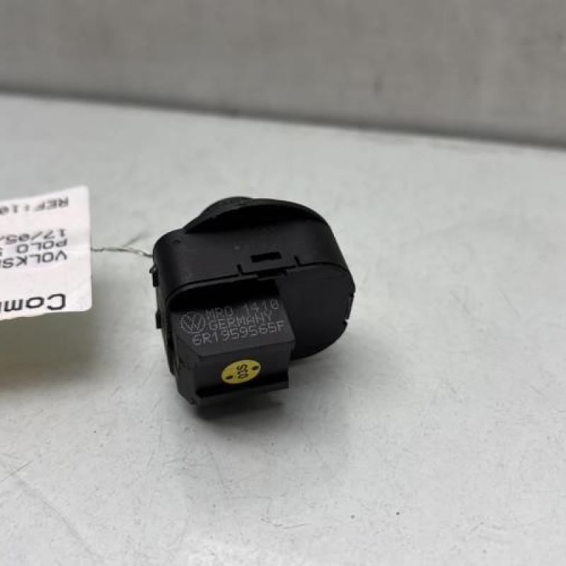 Commande retroviseurs VOLKSWAGEN POLO 5 Photo n°2