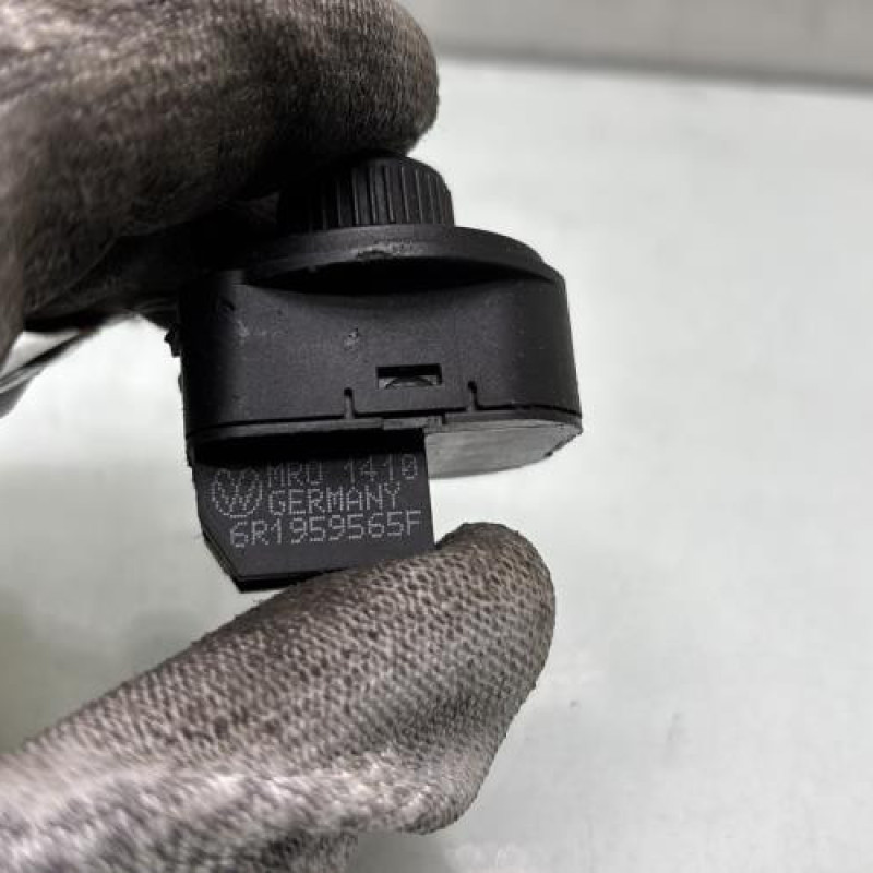 Commande retroviseurs VOLKSWAGEN POLO 5 Photo n°3