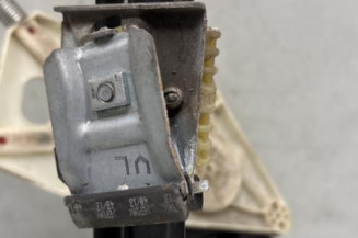 Leve vitre electrique avant gauche VOLKSWAGEN POLO 5