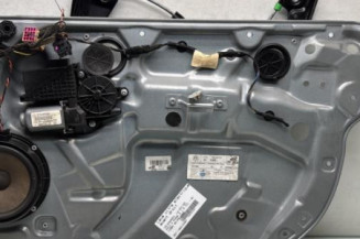 Leve vitre electrique avant droit VOLKSWAGEN POLO 4 Photo n°1