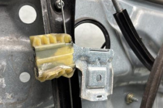Leve vitre electrique avant droit VOLKSWAGEN POLO 4