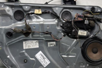 Leve vitre electrique avant gauche VOLKSWAGEN POLO 4 Photo n°1