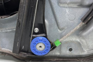 Leve vitre electrique avant gauche VOLKSWAGEN POLO 4