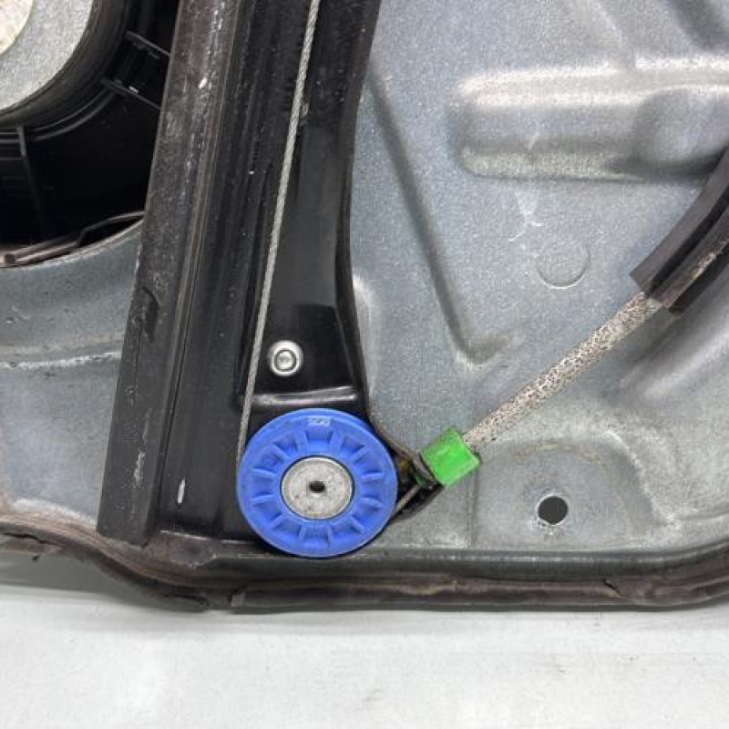 Leve vitre electrique avant gauche VOLKSWAGEN POLO 4 Photo n°4