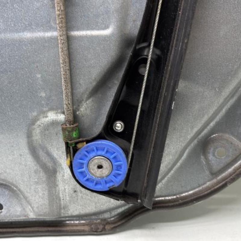 Leve vitre electrique avant gauche VOLKSWAGEN POLO 4 Photo n°5