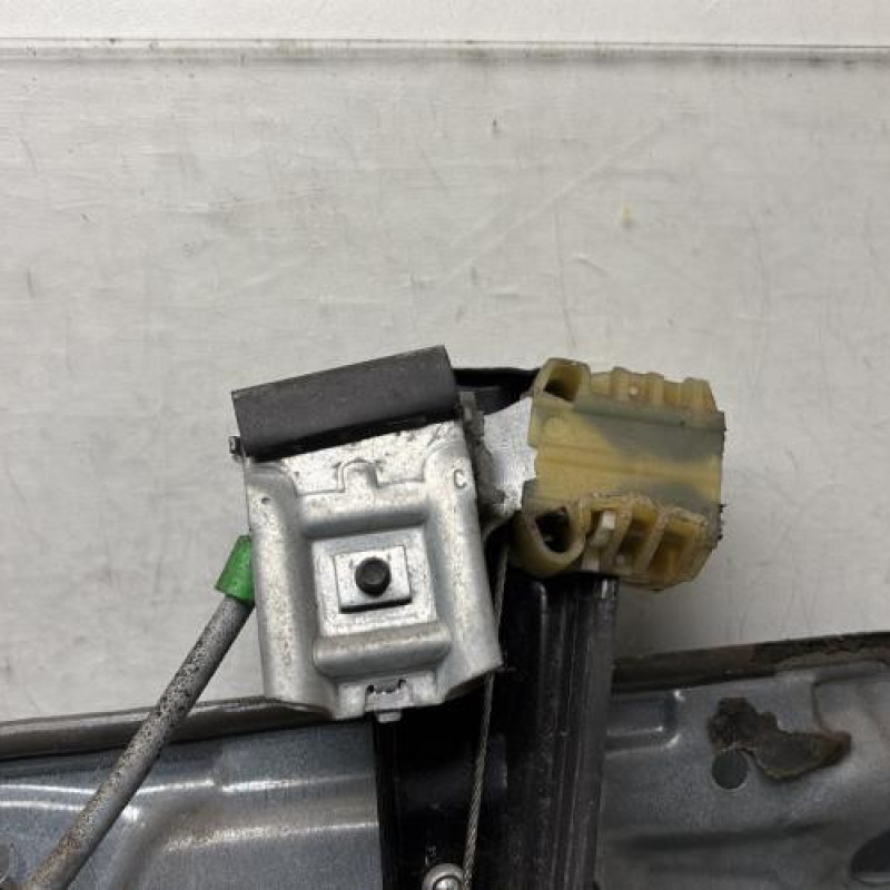 Leve vitre electrique avant gauche VOLKSWAGEN POLO 4 Photo n°6