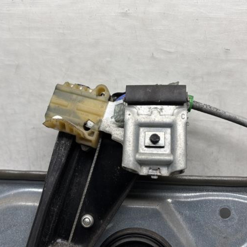 Leve vitre electrique avant gauche VOLKSWAGEN POLO 4 Photo n°7
