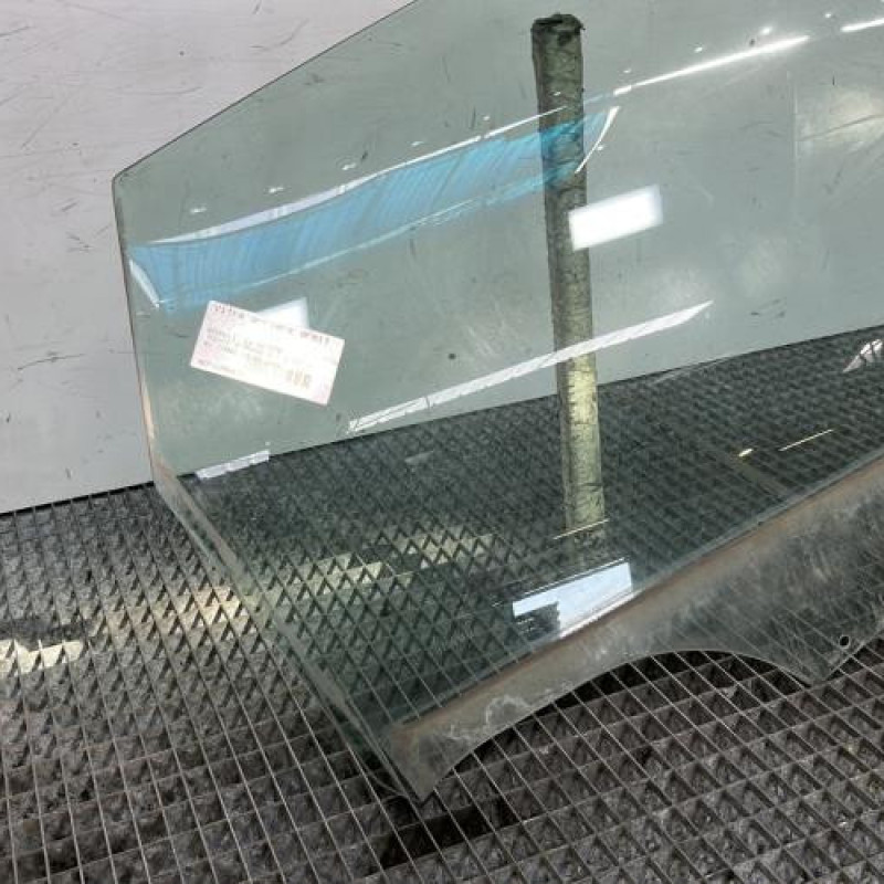 Vitre arriere droit RENAULT SCENIC 2 Photo n°2