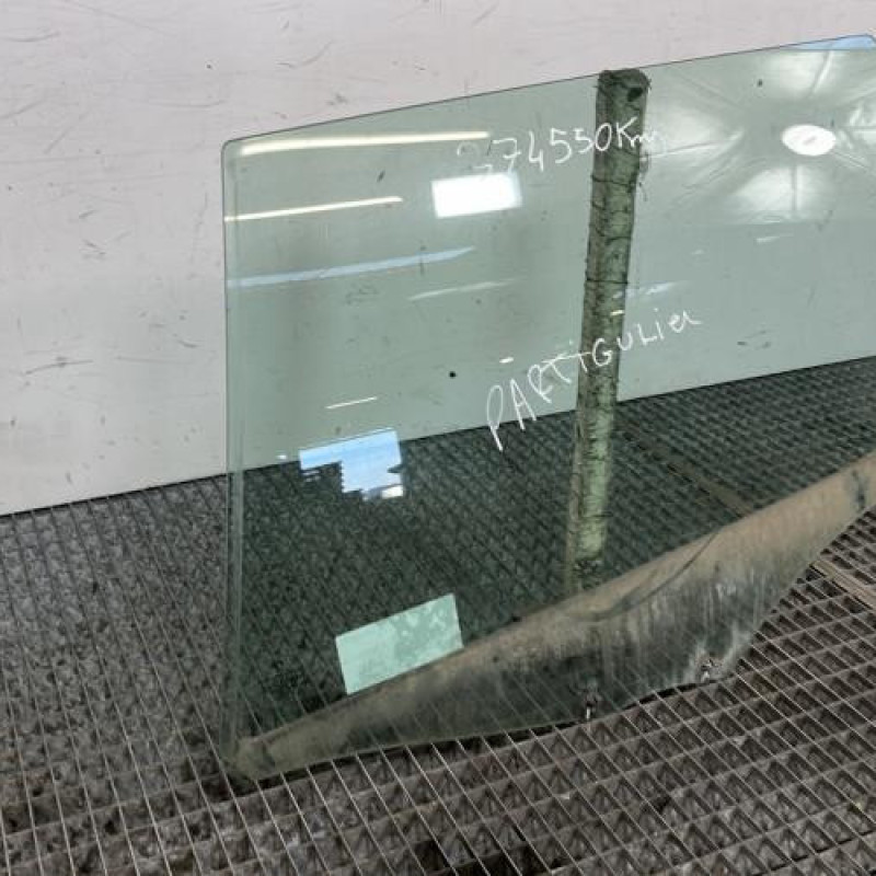 Vitre arriere gauche PEUGEOT 407 Photo n°2