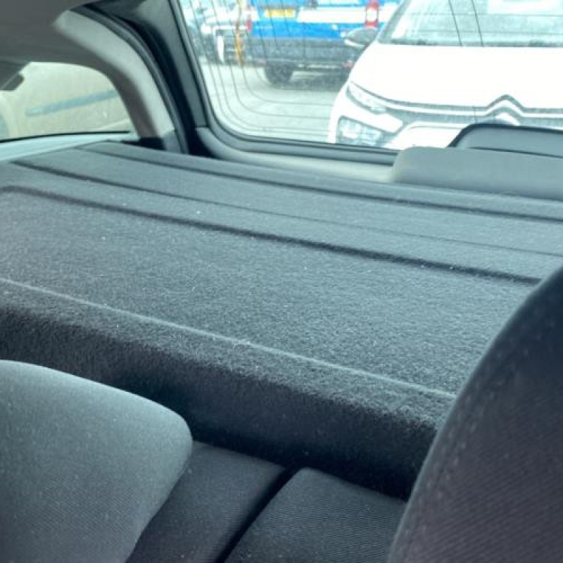 Vitre arriere gauche PEUGEOT 407 Photo n°17