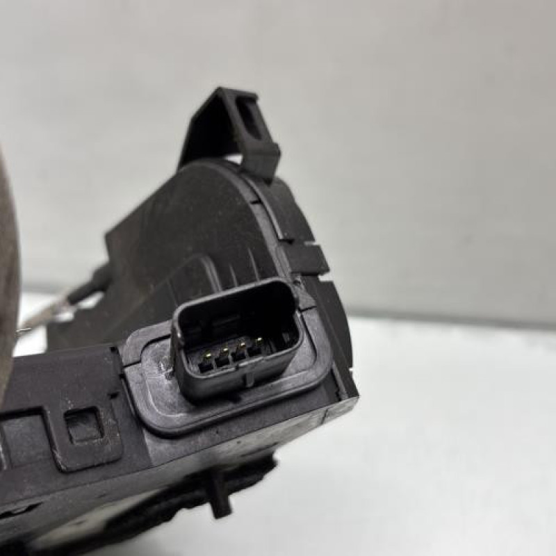 Serrure arriere gauche RENAULT CLIO 4 Photo n°4