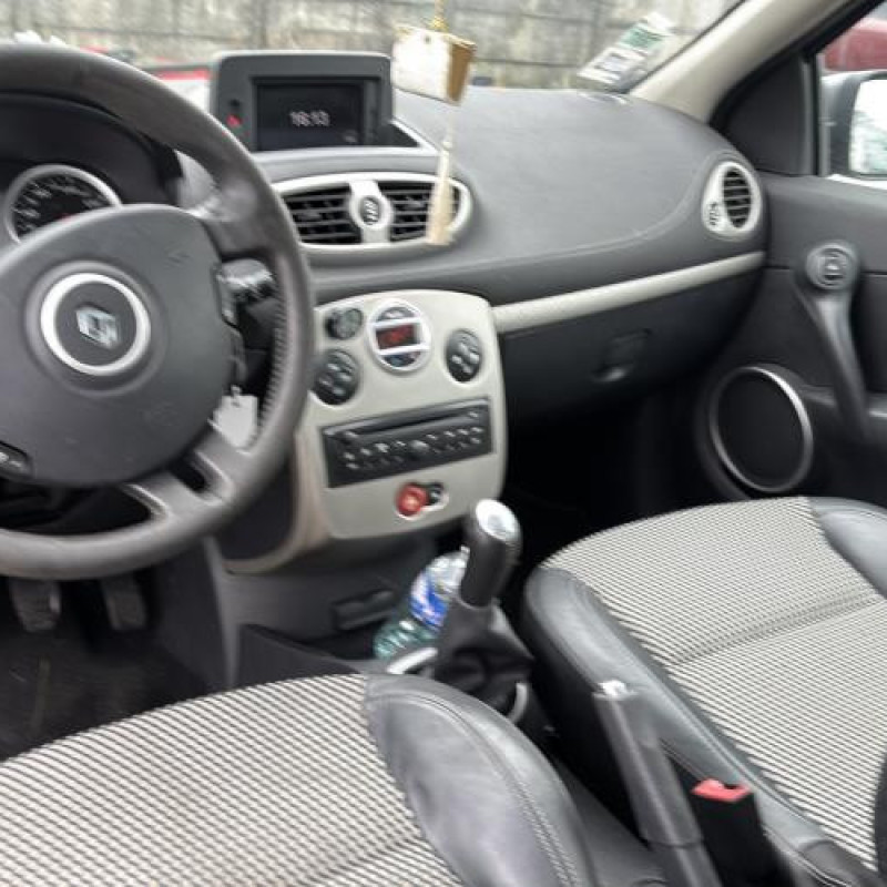 Porte avant droit RENAULT CLIO 3 Photo n°20