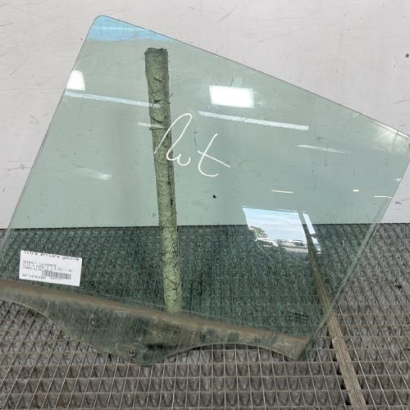 Vitre arriere gauche RENAULT CLIO 3 Photo n°1