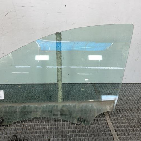 Vitre avant gauche RENAULT CLIO 3 Photo n°1
