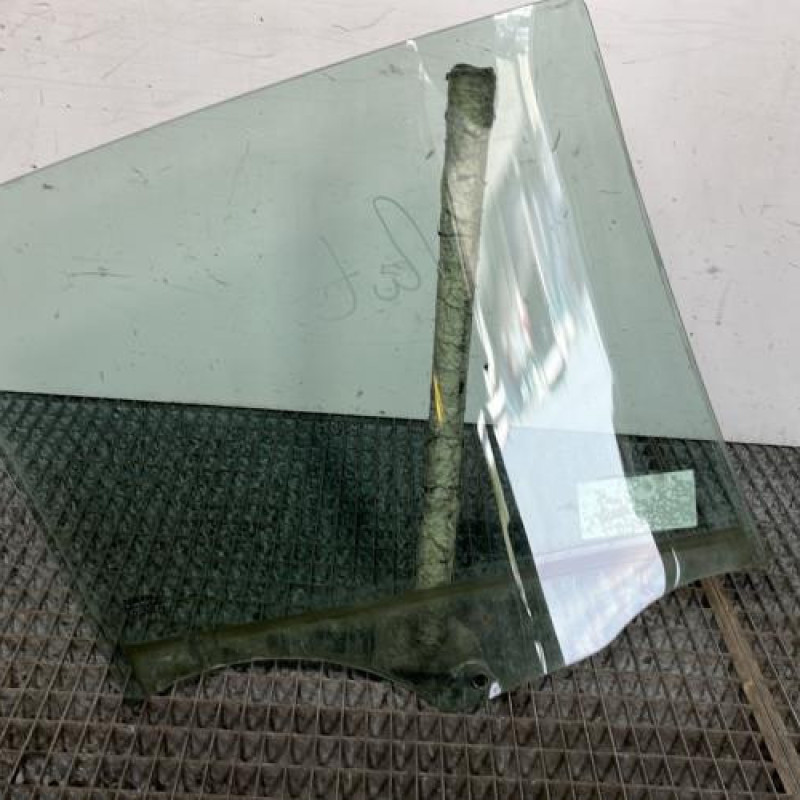 Vitre arriere gauche RENAULT CLIO 3 Photo n°4