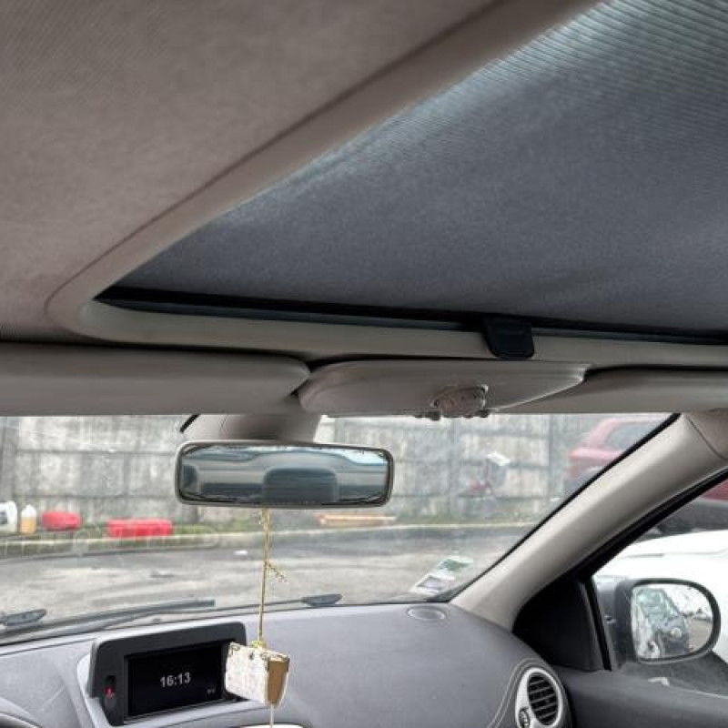 Vitre arriere gauche RENAULT CLIO 3 Photo n°17