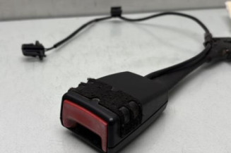 Attache ceinture avant gauche AUDI A4 3 Photo n°1