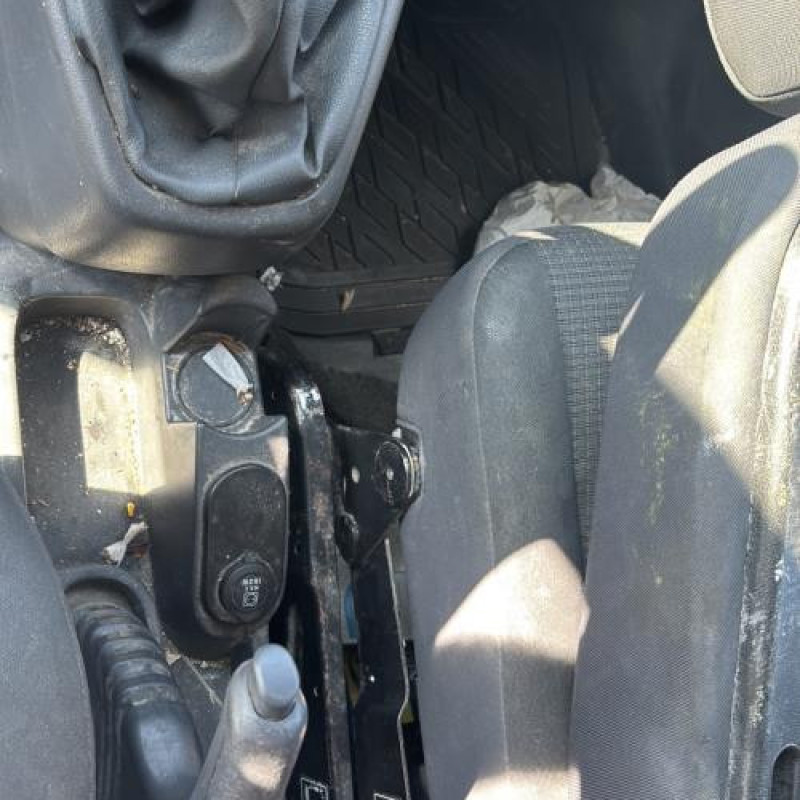 Poignee porte avant droit CITROEN NEMO Photo n°16