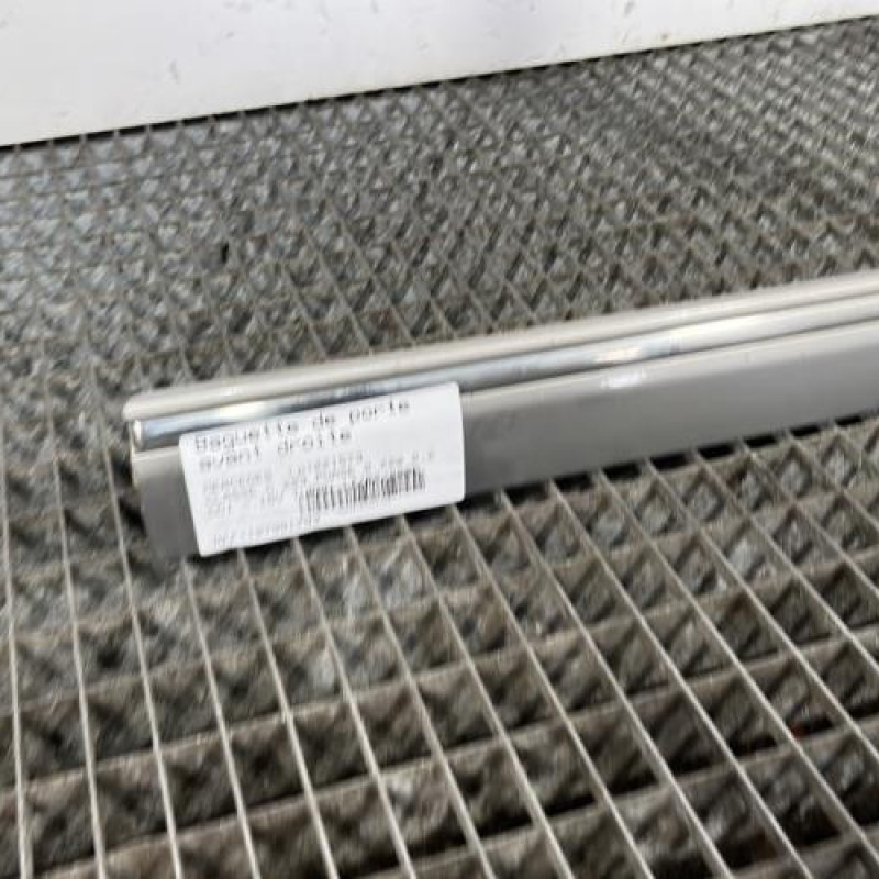 Baguette de porte avant droite MERCEDES CLASSE C 203 Photo n°1