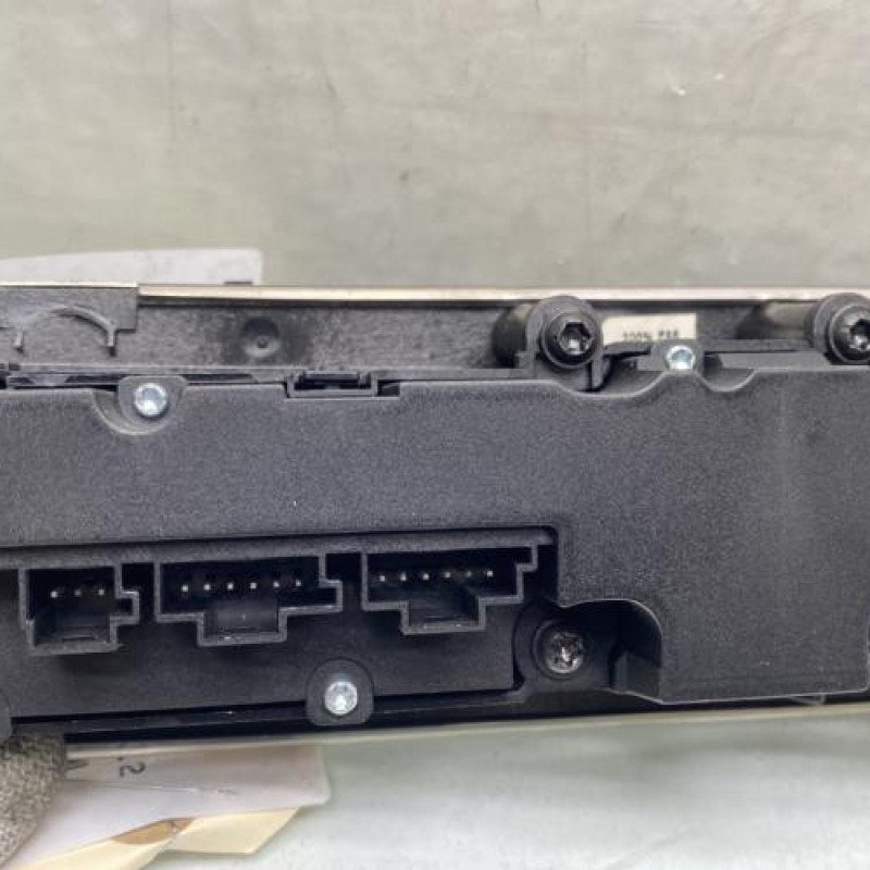 Bouton de warning MERCEDES CLASSE C 203 Photo n°3
