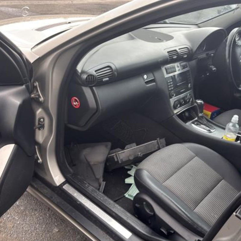 Interrupteur de leve vitre arriere gauche MERCEDES CLASSE C 203 Photo n°13