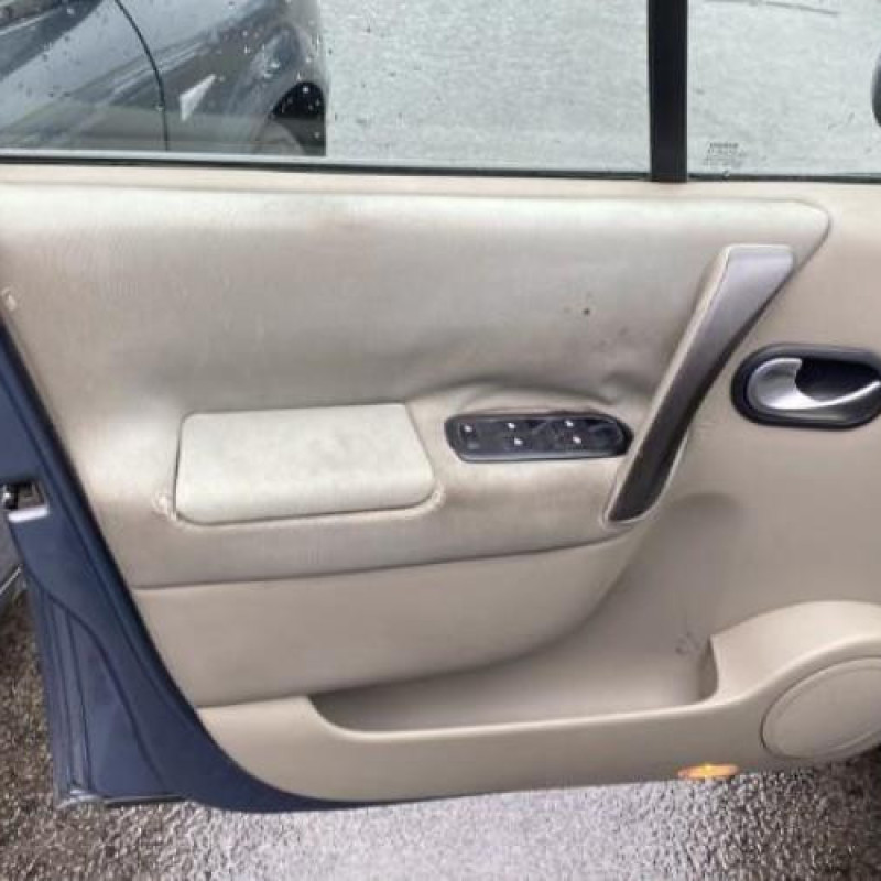 Malle/Hayon arriere RENAULT SCENIC 2 Photo n°19