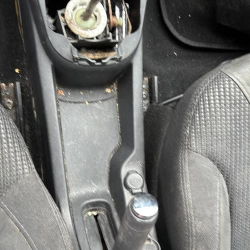 Vitre arriere gauche CITROEN C3 2 Photo n°20