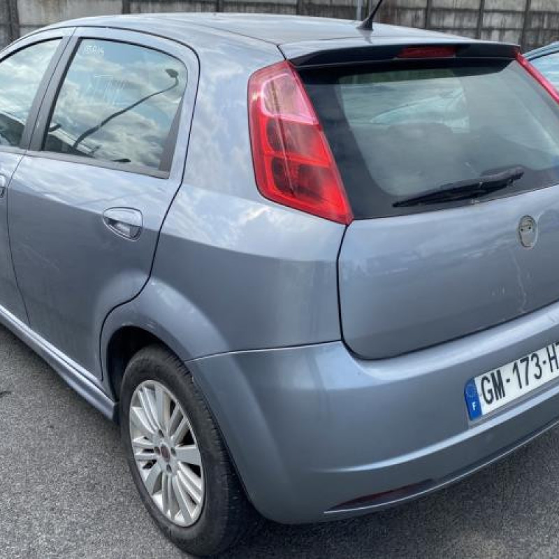 Vitre arriere gauche FIAT PUNTO EVO 3 Photo n°8