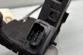 Serrure arriere droit RENAULT CLIO 4