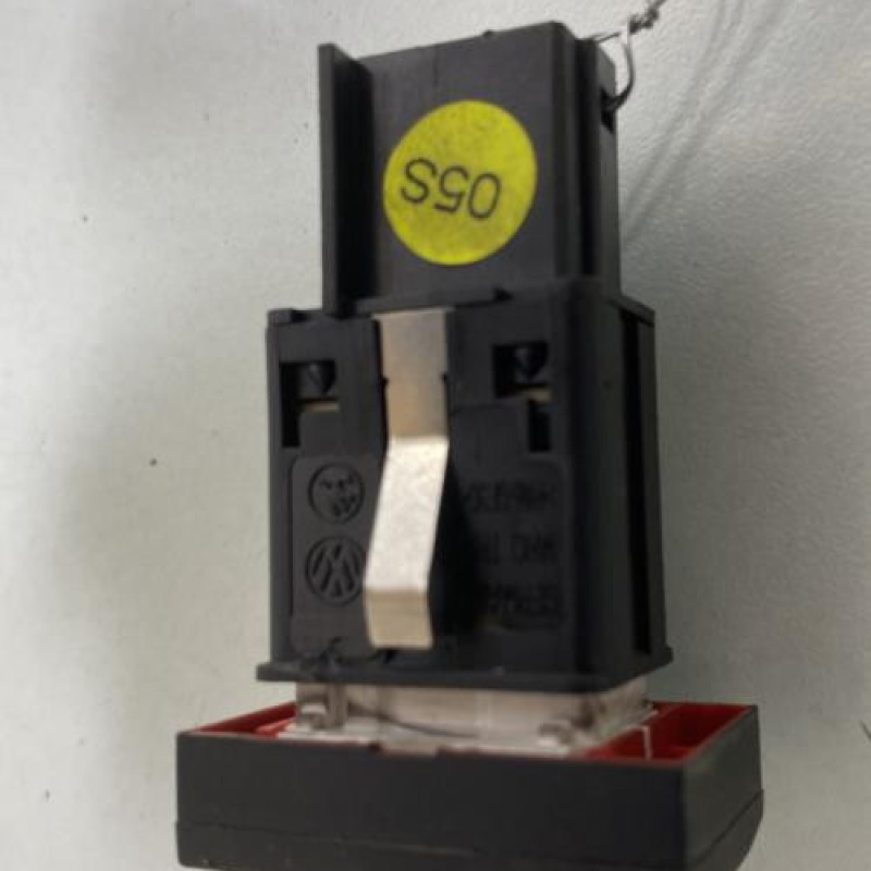 Bouton de warning VOLKSWAGEN POLO 5 Photo n°4